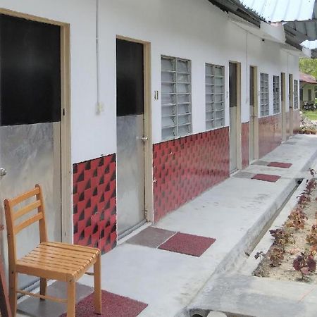 Oyo 90176 D'Cruz Sunrise Villa Pantai Cenang (Langkawi) Exterior foto
