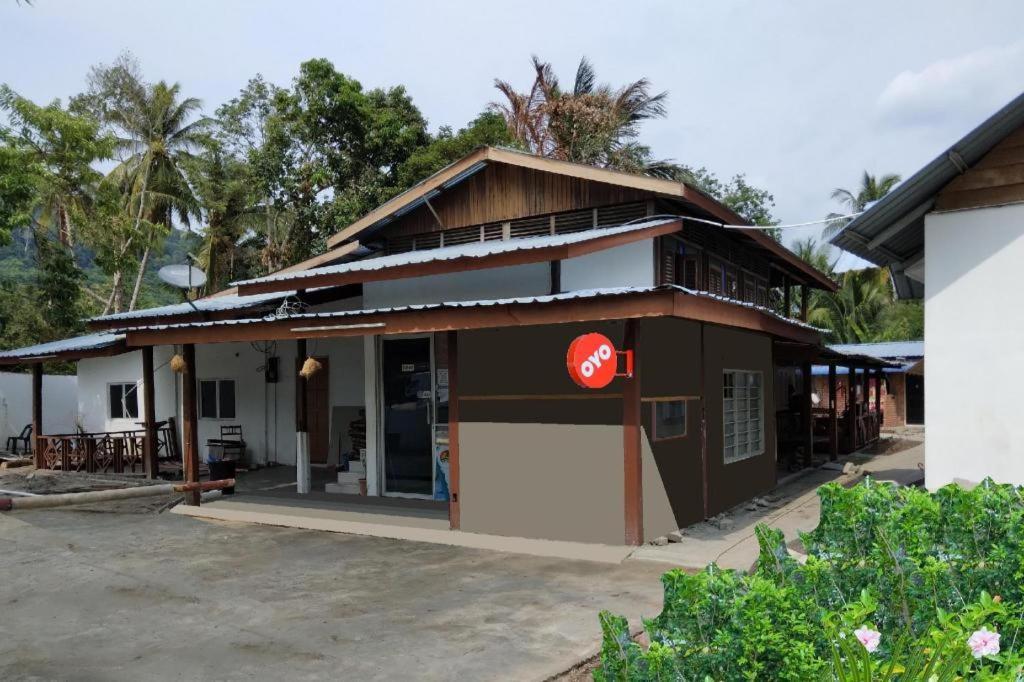 Oyo 90176 D'Cruz Sunrise Villa Pantai Cenang (Langkawi) Exterior foto
