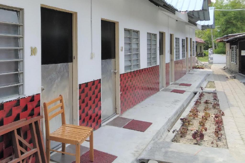 Oyo 90176 D'Cruz Sunrise Villa Pantai Cenang (Langkawi) Exterior foto